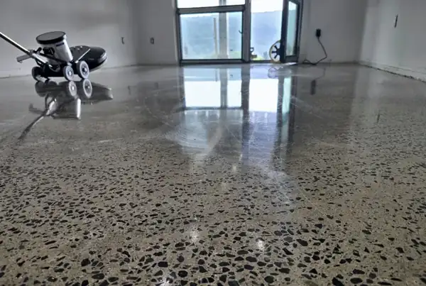Planetary grinder on a polished floor