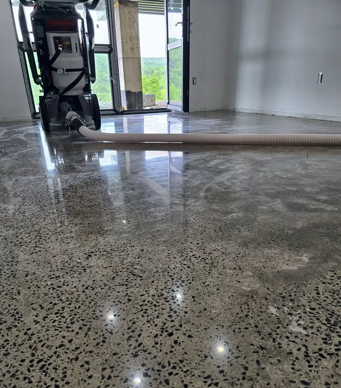 Finished polished concrete with exposed aggregate